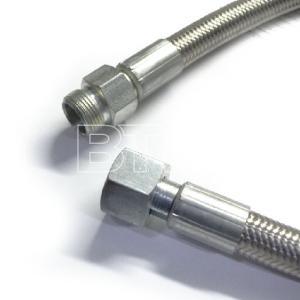 Шланг одноцилиндрового компрессора 900 мм г27+ш24 бронир. фторопласт а/м КАМАЗ ЕВРО 